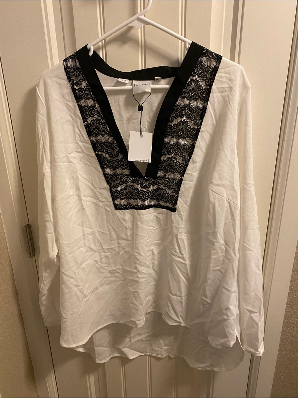 NWT Junarose Top 14 White Blouse Long Sleeve Black Lace Trim Shirt READ